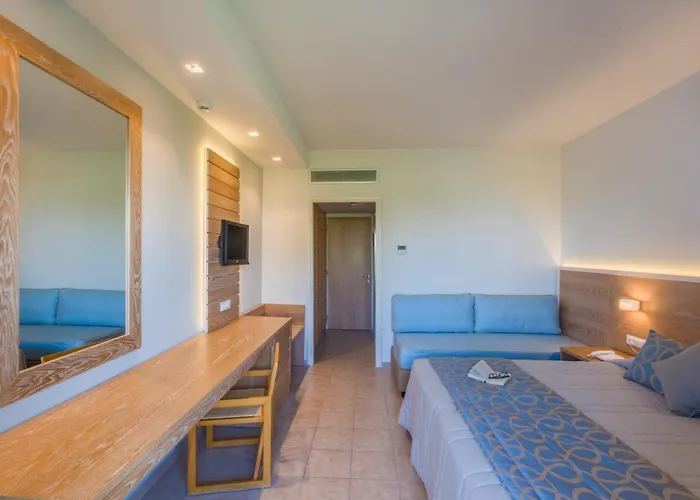 Tigaki Beach Hotel Hotel 4*