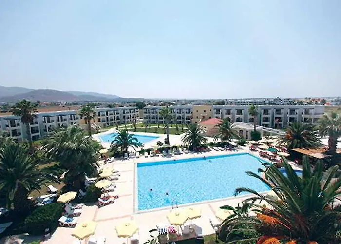 Tigaki Beach Hotel Отель