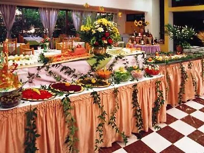 Tigaki Beach Hotel Отель