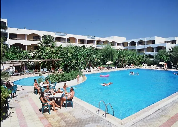 Tigaki Beach Hotel Отель 4*