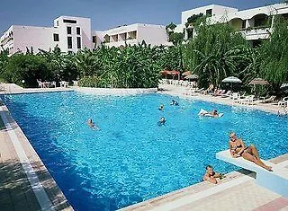 Tigaki Beach Hotel Отель