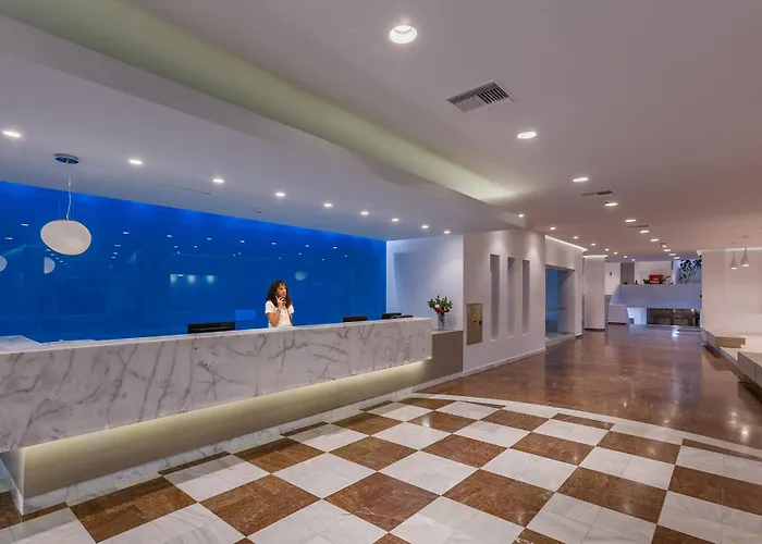 Отель Tigaki Beach Hotel 4*