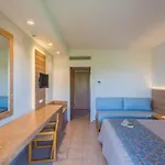Tigaki Beach Hotel Hotel 4*