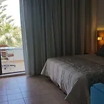 Tigaki Beach Hotel 酒店