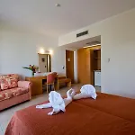 酒店 Tigaki Beach Hotel 4*