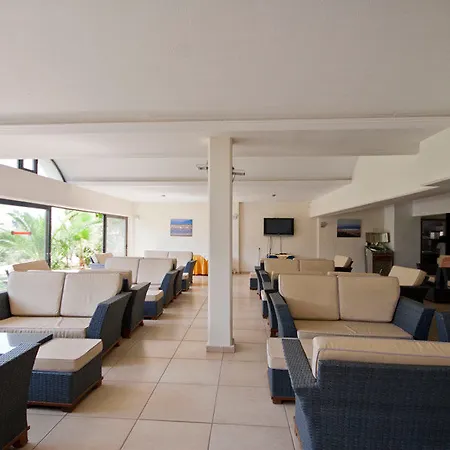 Tigaki Beach Hotel Hotel 4*